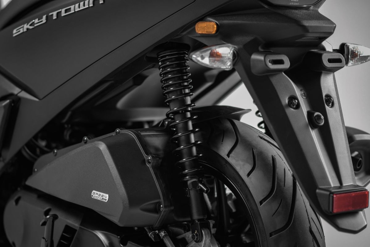  Kymco lancia il nuovo scooter Skytown 125